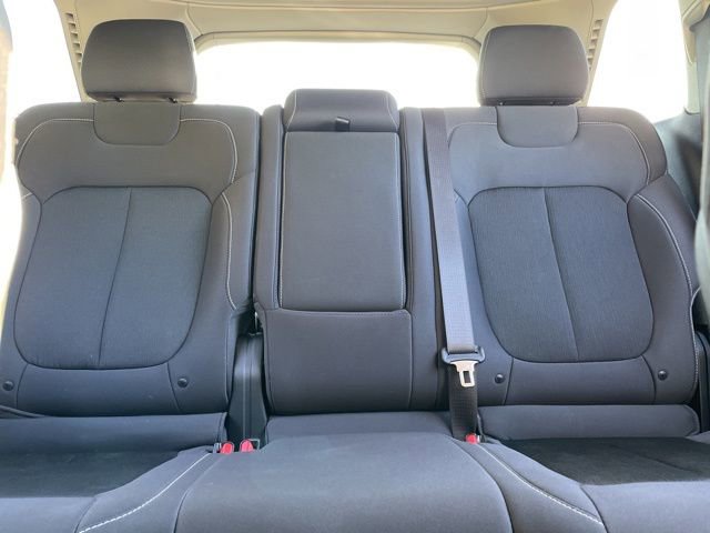 Used 2023 Jeep Grand Cherokee Laredo image 12