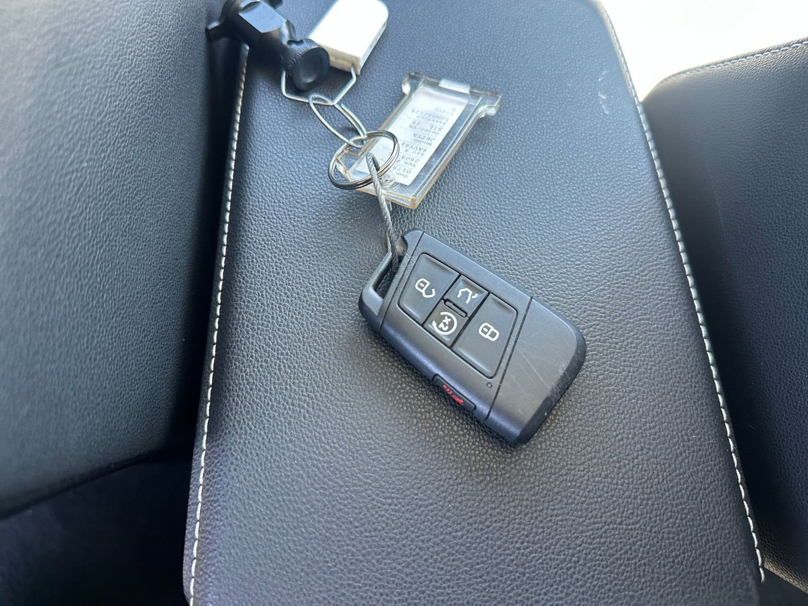 Used 2025 Volkswagen Jetta SE image 22