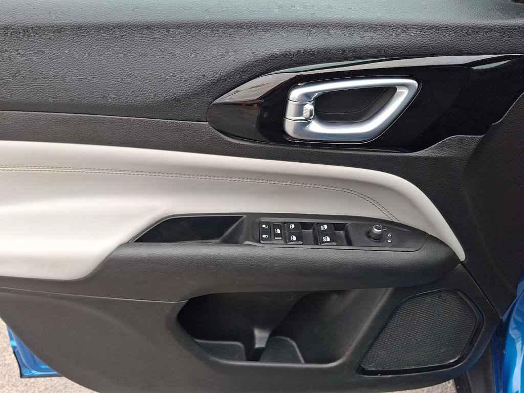 Used 2024 Jeep Compass Limited image 22