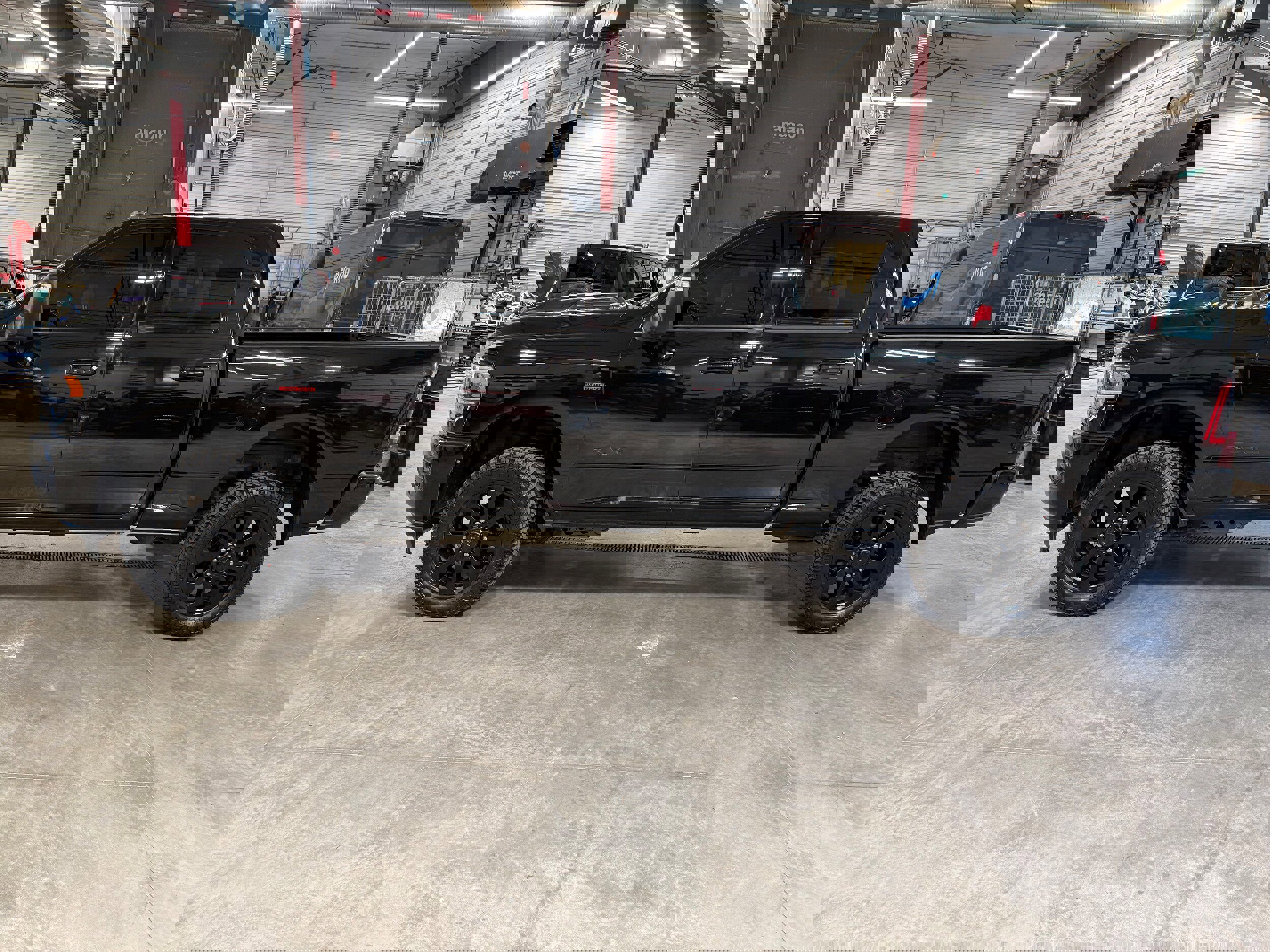 Used 2023 RAM 2500 Laramie w/ Night Edition image 36