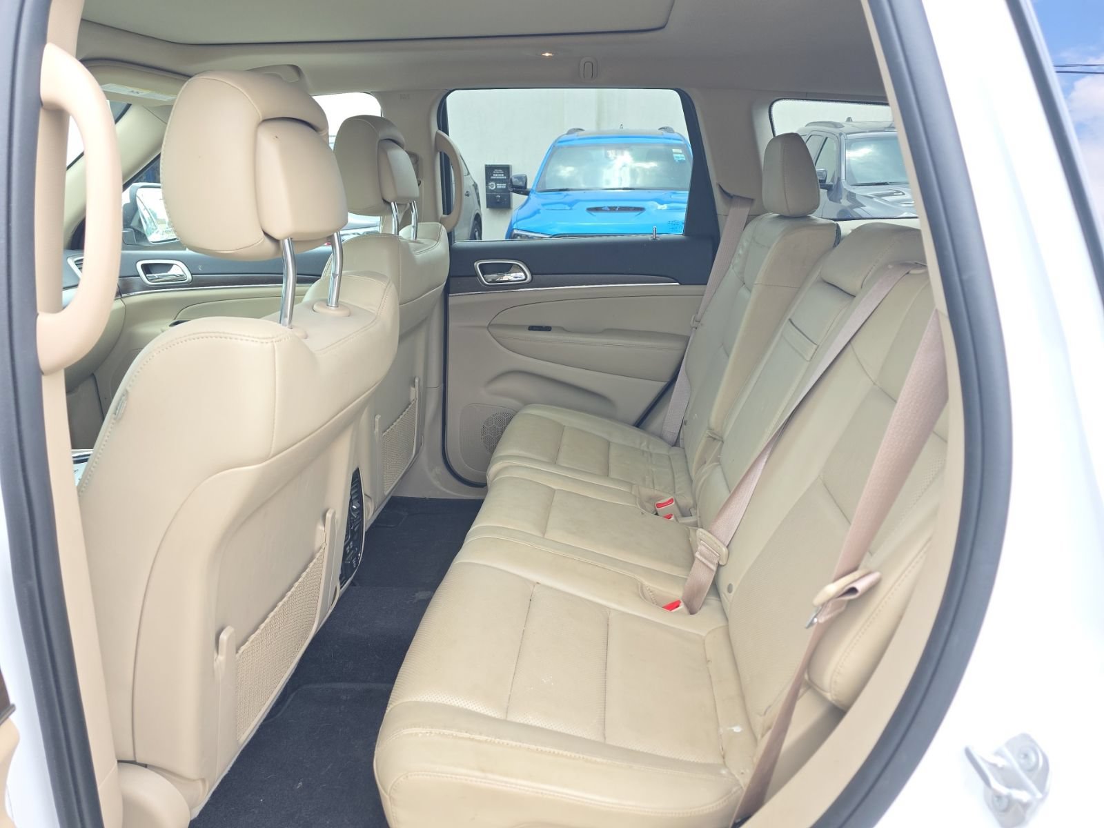Used 2017 Jeep Grand Cherokee Limited w/ Luxury Group II AWD/4WD image 9