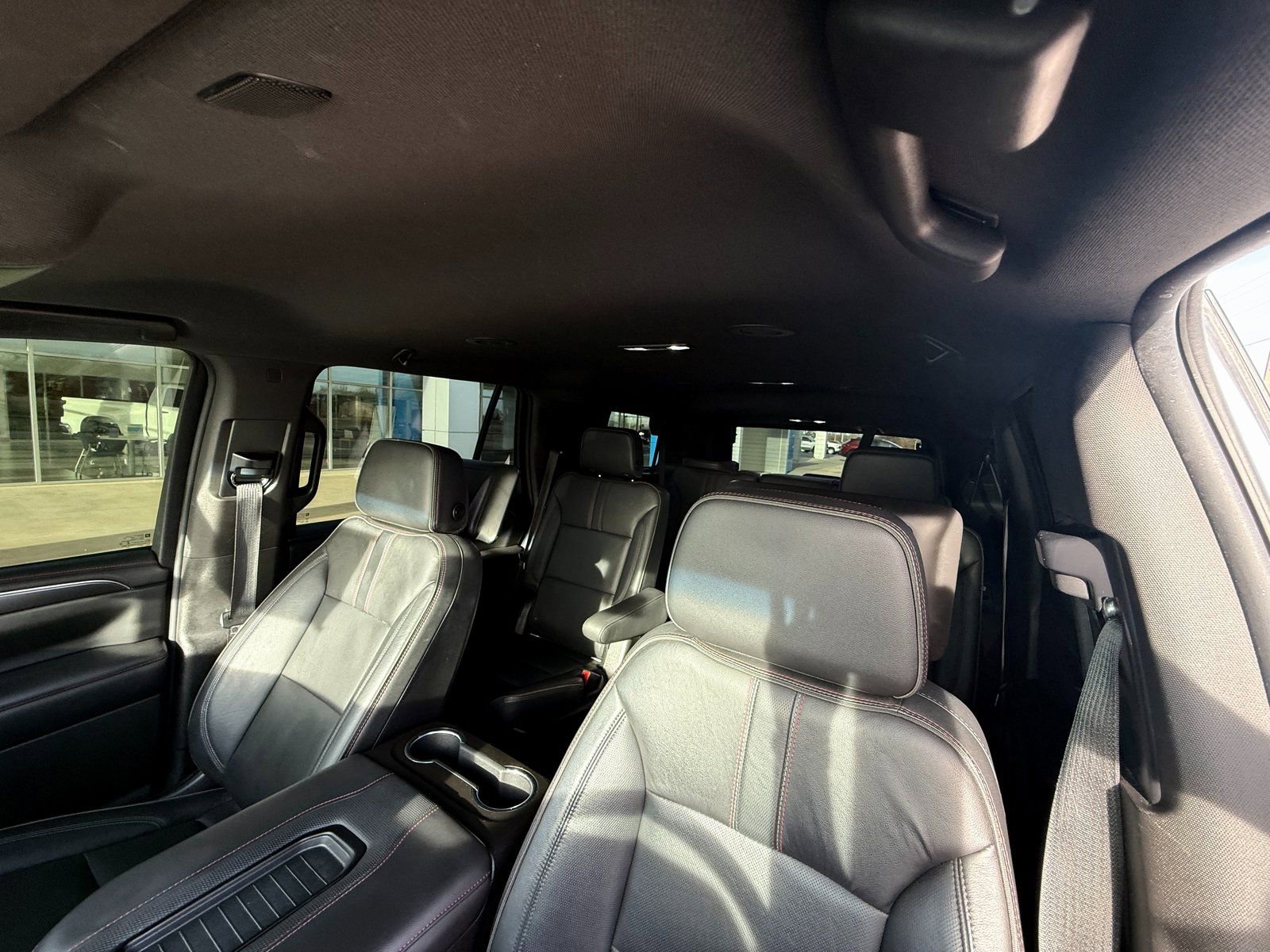 Used 2021 Chevrolet Tahoe RST w/ Luxury Package RWD image 17