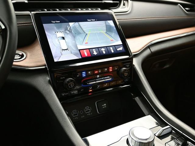 Used 2024 Jeep Grand Cherokee Summit image 45