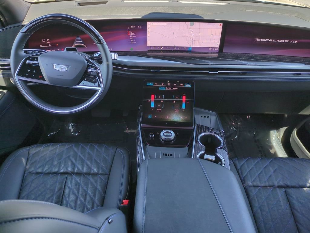 Certified 2025 Cadillac Escalade IQ Luxury 1 AWD/4WD image 28