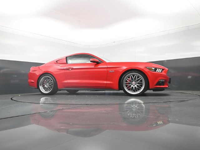Used 2016 Ford Mustang GT Premium w/ Equipment Group 401A RWD image 33