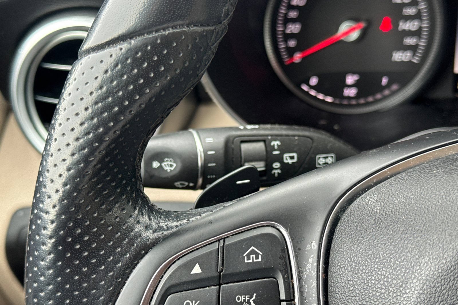 Used 2019 Mercedes-Benz GLC 300 4MATIC image 38
