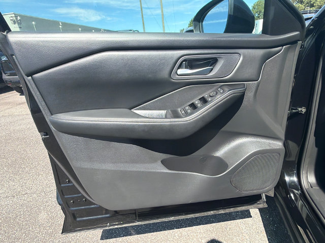 Used 2026 Nissan Rogue SV FWD image 10