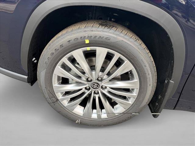 New 2026 Toyota Highlander Platinum AWD/4WD image 16