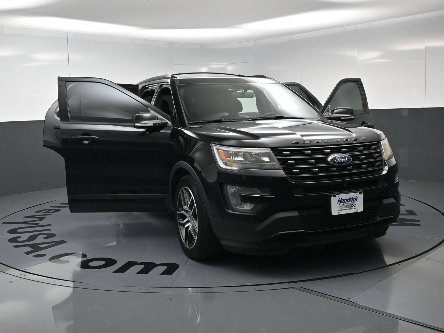 Used 2017 Ford Explorer Sport w/ Equipment Group 401A AWD/4WD image 17