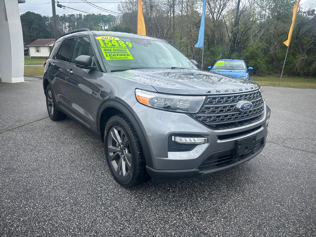 Used 2021 Ford Explorer XLT w/ Equipment Group 202A AWD/4WD image 15