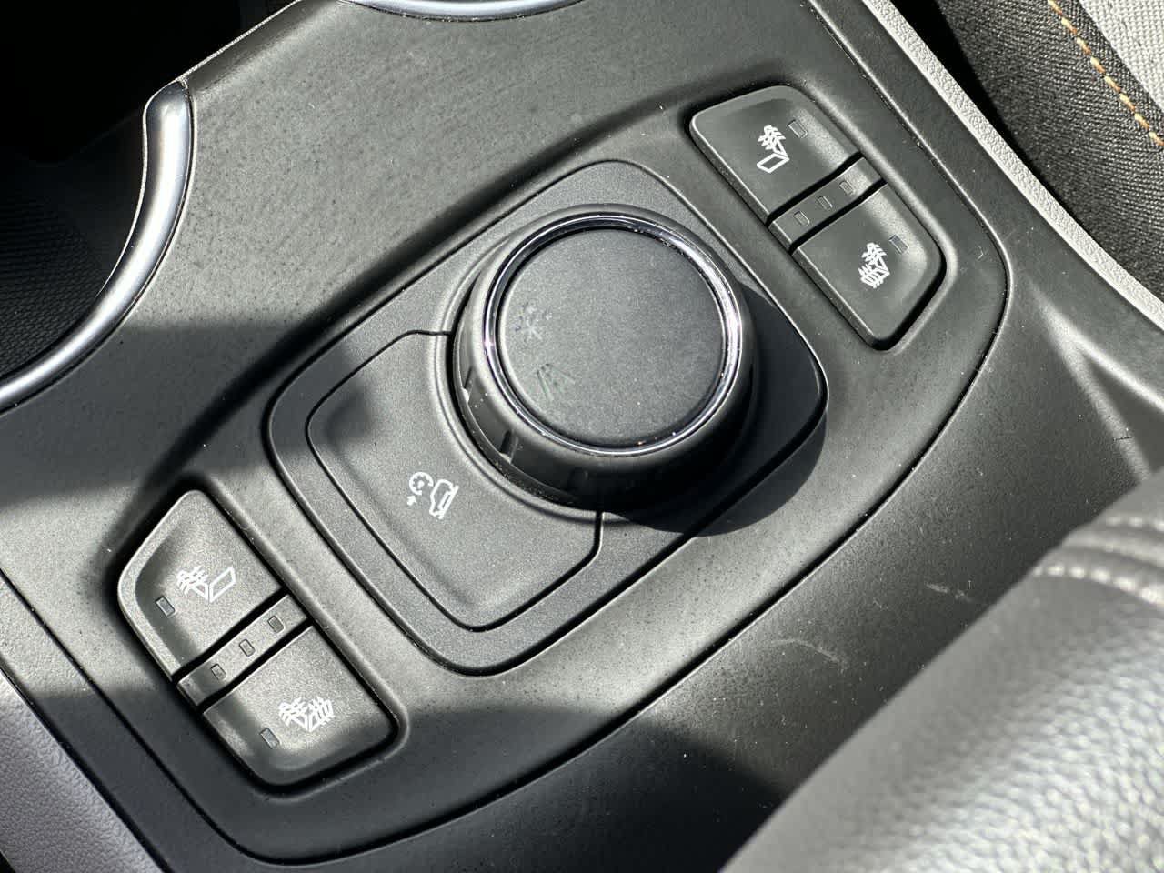 Used 2018 GMC Terrain SLE FWD image 17