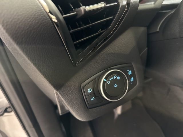 Used 2017 Ford Escape Titanium image 27