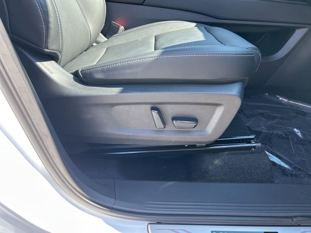 Certified 2025 Nissan Murano SL AWD/4WD image 43