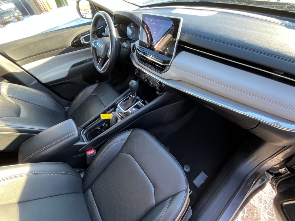 Used 2022 Jeep Compass Limited image 16
