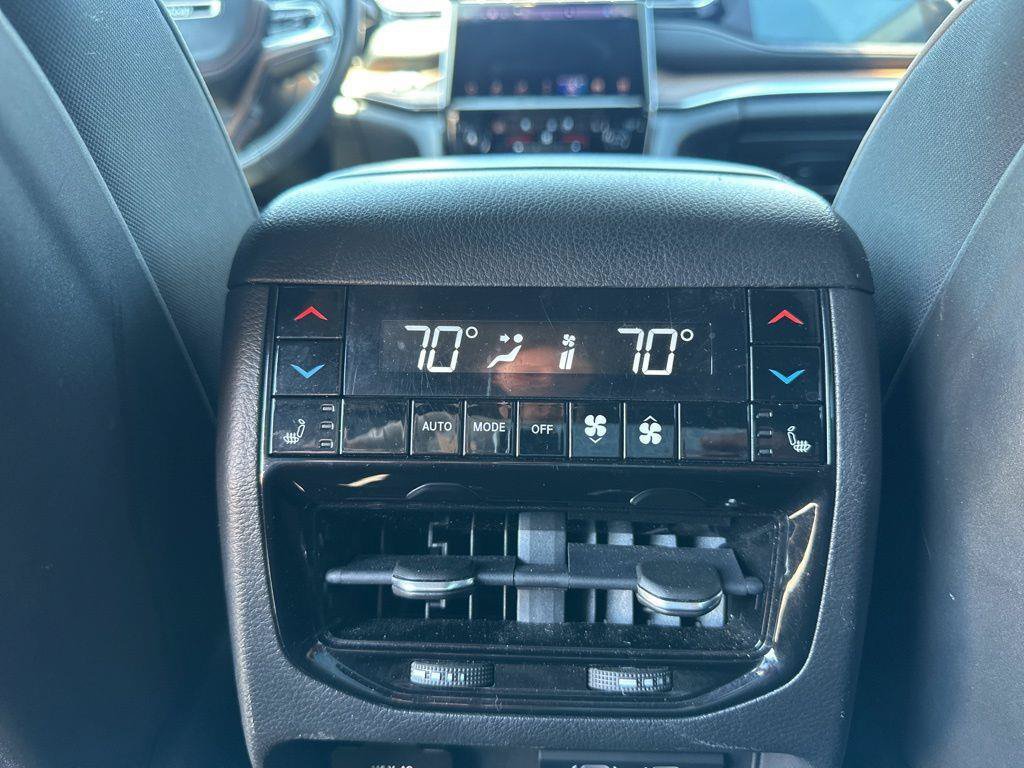 Used 2022 Jeep Grand Cherokee Summit RWD image 20