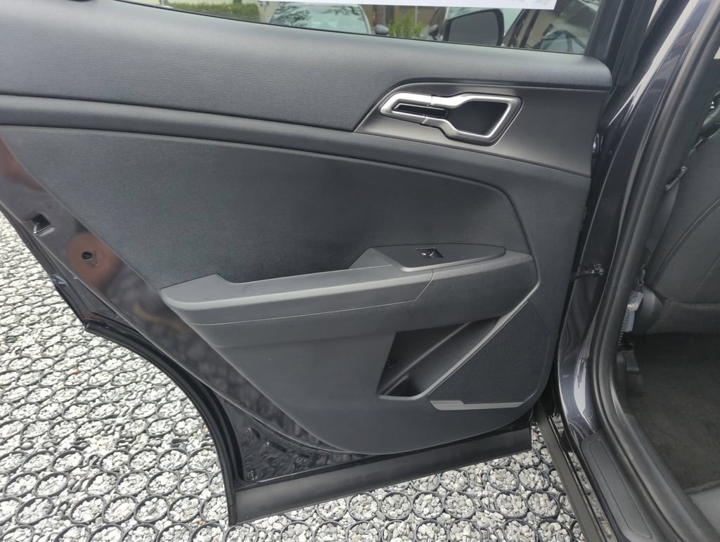 New 2026 Kia Sportage LX w/ LX Convenience Package FWD image 27