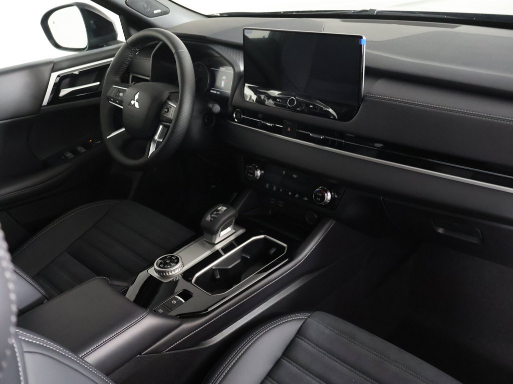 New 2026 Mitsubishi Outlander LE AWD/4WD image 27