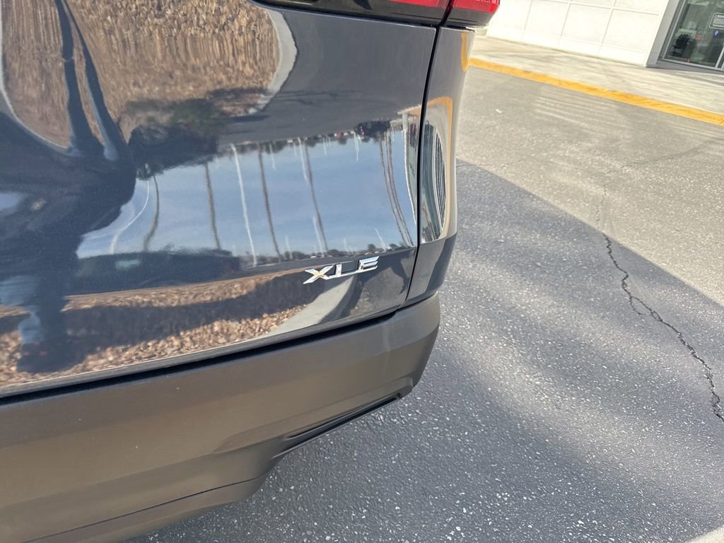 Certified 2025 Toyota Grand Highlander FWD image 8
