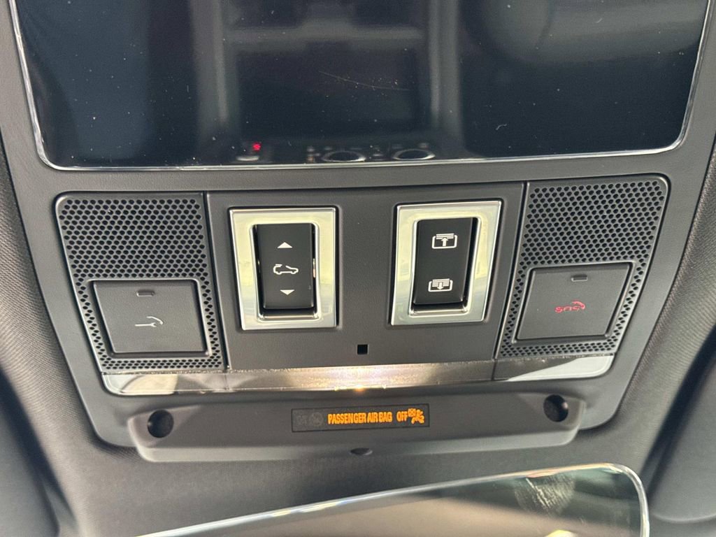New 2026 Land Rover Defender 110 X-Dynamic SE AWD/4WD image 22