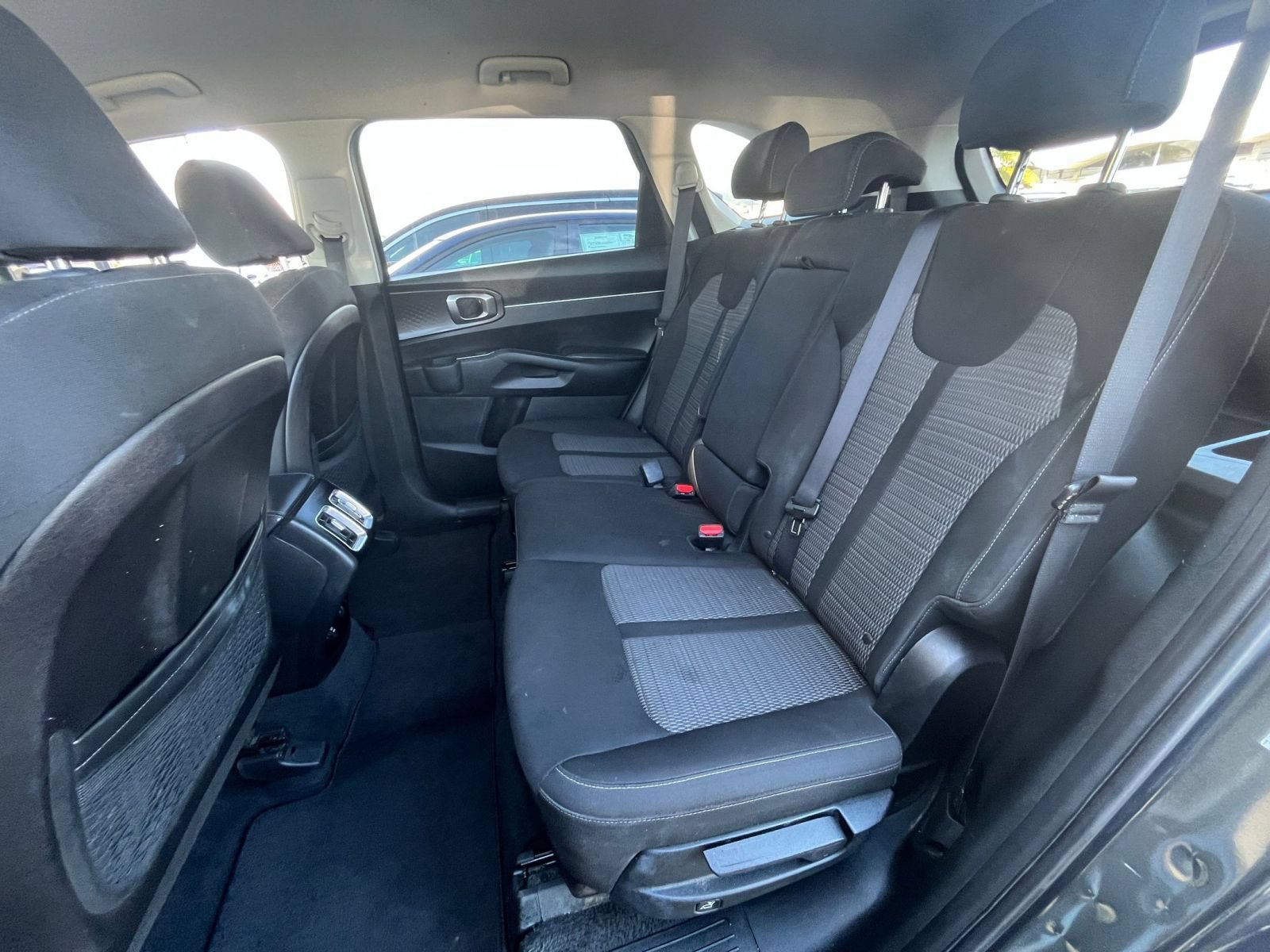 Used 2023 Kia Sorento LX FWD image 25