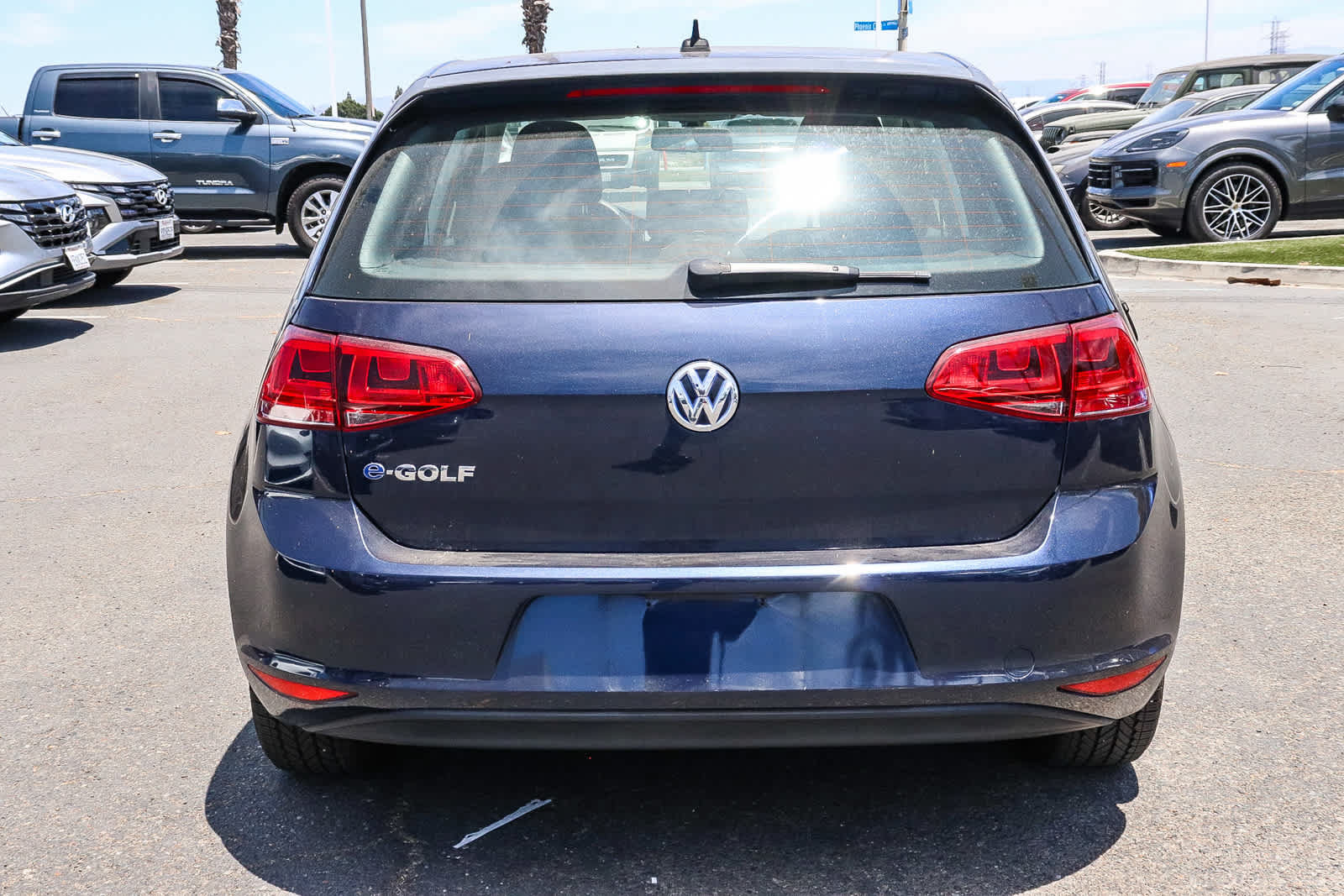 Used 2016 Volkswagen e-Golf SE FWD image 8