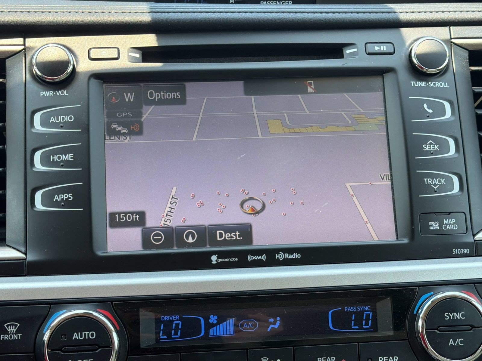 Used 2019 Toyota Highlander XLE FWD image 18