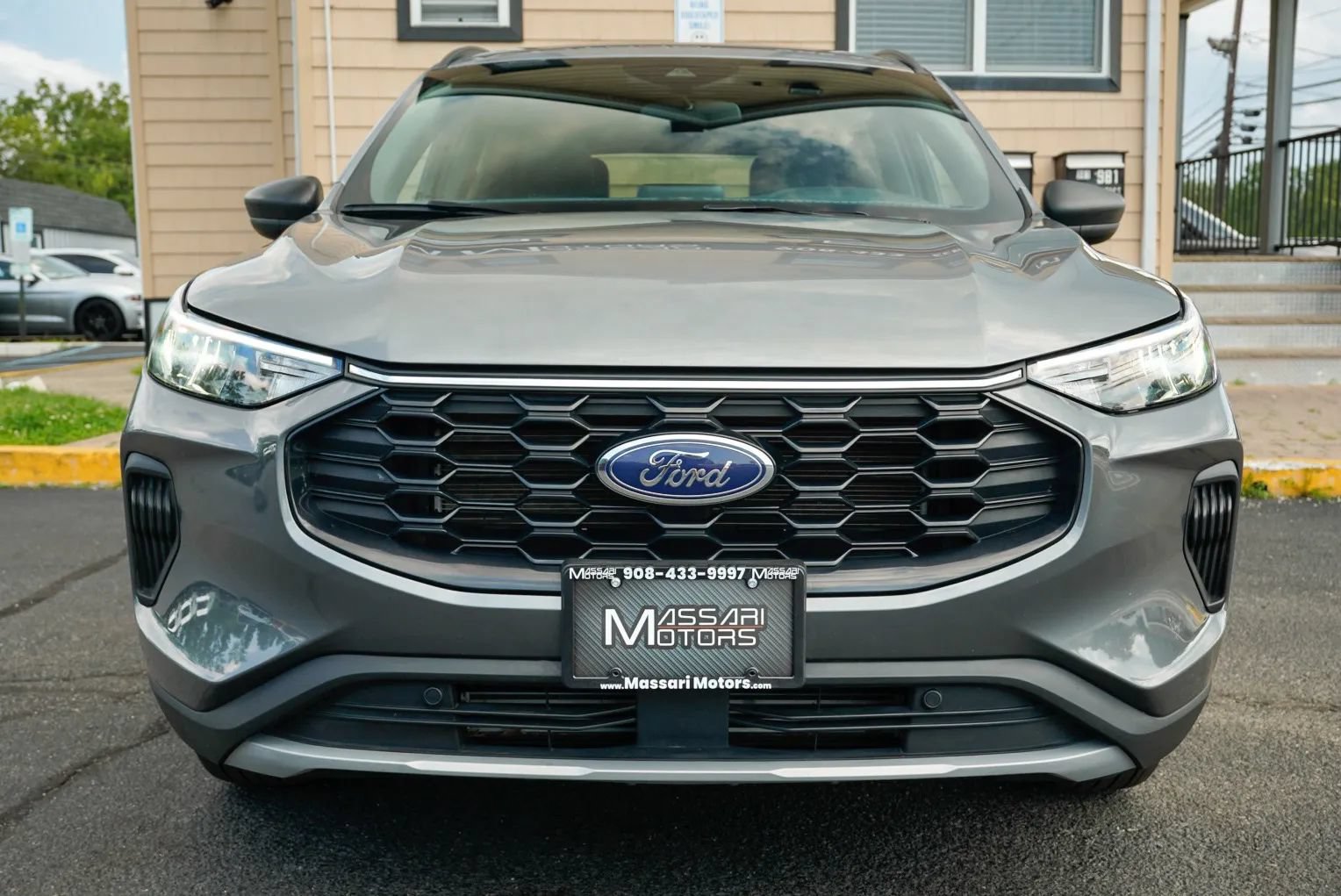Used 2025 Ford Escape ST-Line AWD/4WD image 2