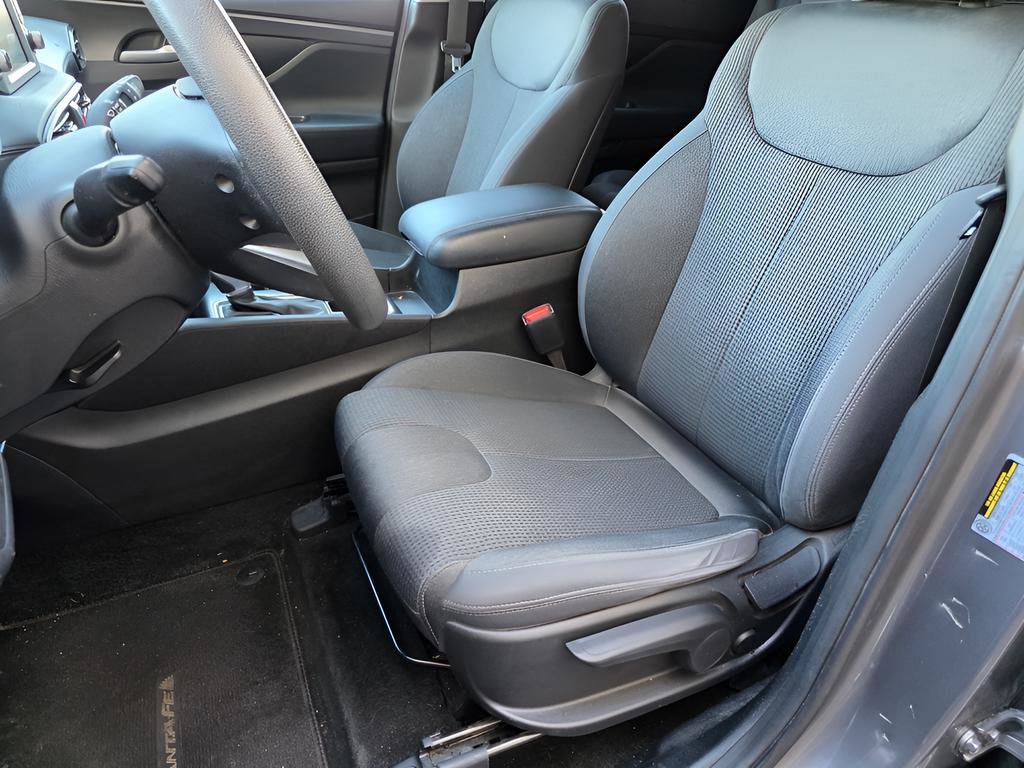 Used 2019 Hyundai Santa Fe SE w/ Cargo Package image 18