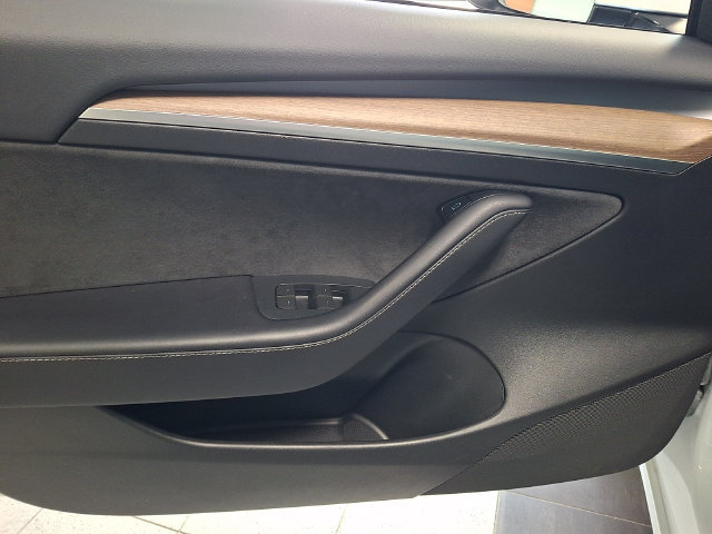 Used 2023 Tesla Model 3 Standard Range RWD image 14