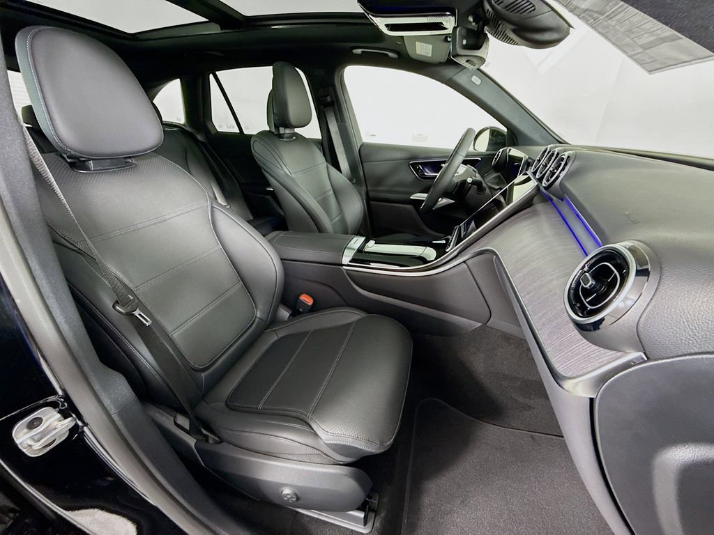 Used 2026 Mercedes-Benz GLC 300 4MATIC image 29