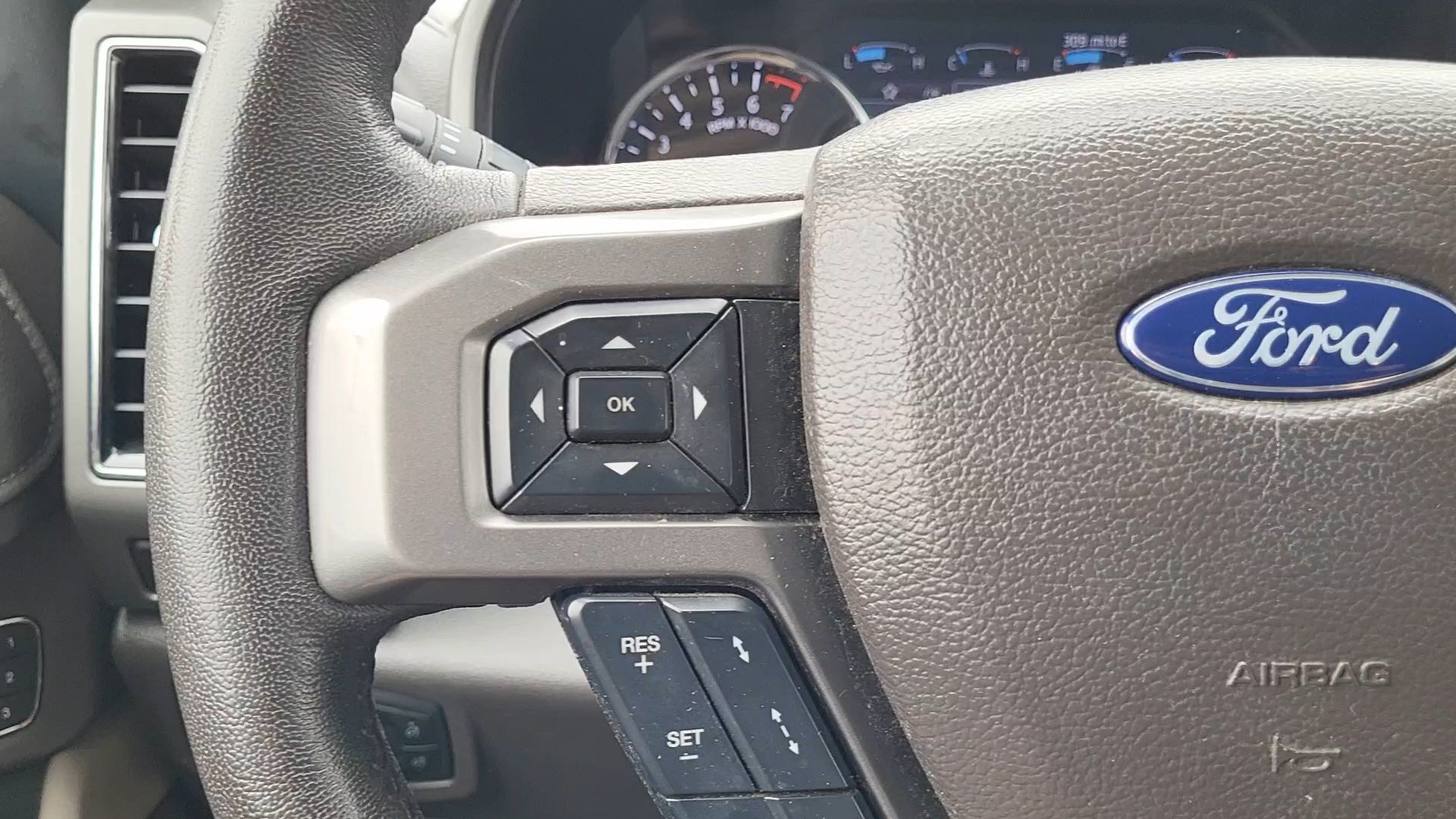 Used 2021 Ford Expedition Max XLT AWD/4WD image 26