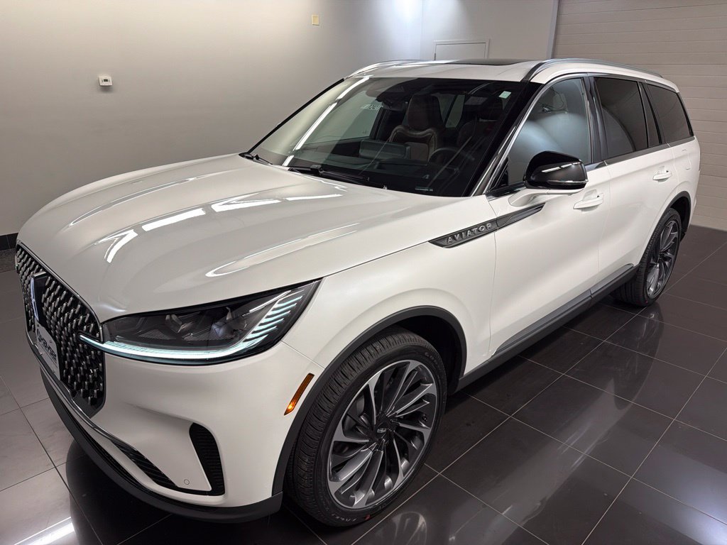 New 2027 Lincoln Aviator Reserve AWD/4WD image 3