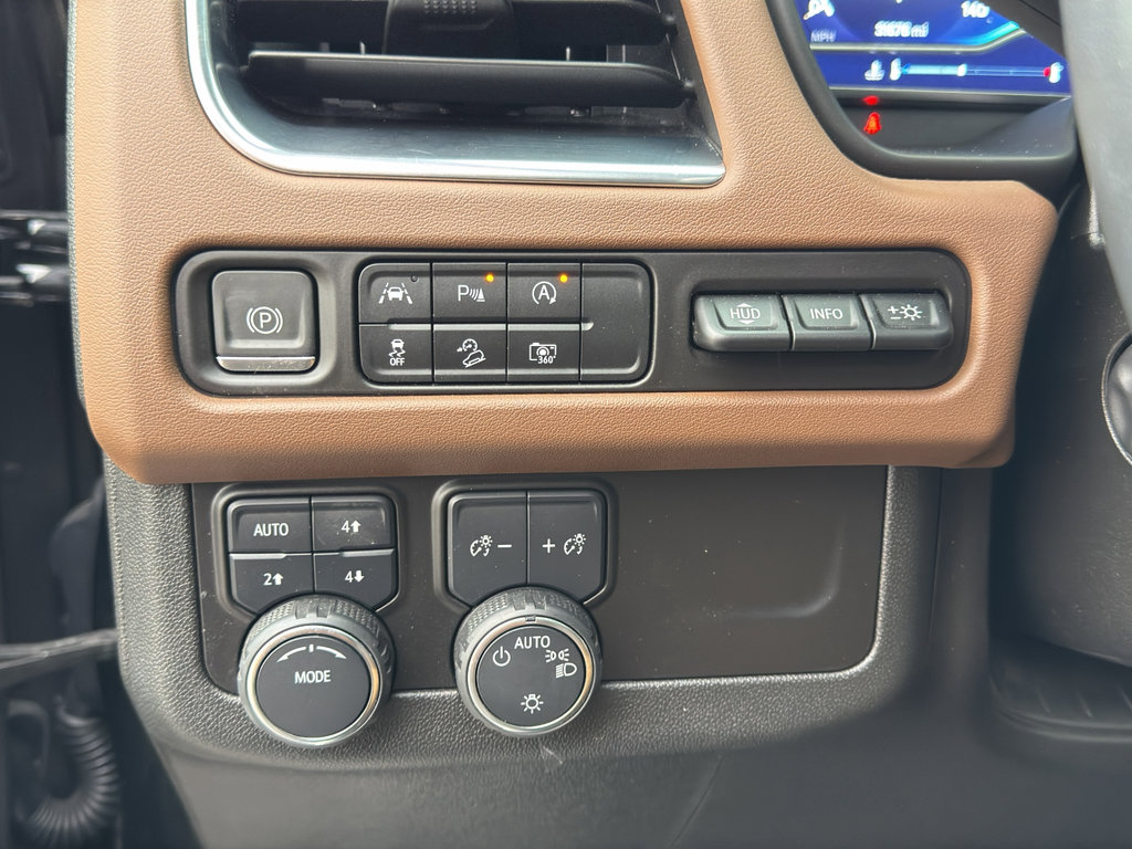 Used 2023 Chevrolet Suburban High Country image 18