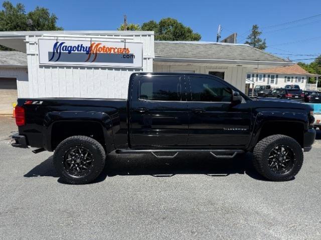 Used 2018 Chevrolet Silverado 1500 LT w/ All Star Edition AWD/4WD image 2