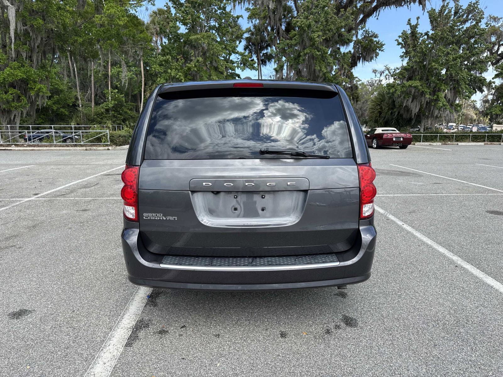 Used 2020 Dodge Grand Caravan SE w/ UConnect Hands-Free Group image 4