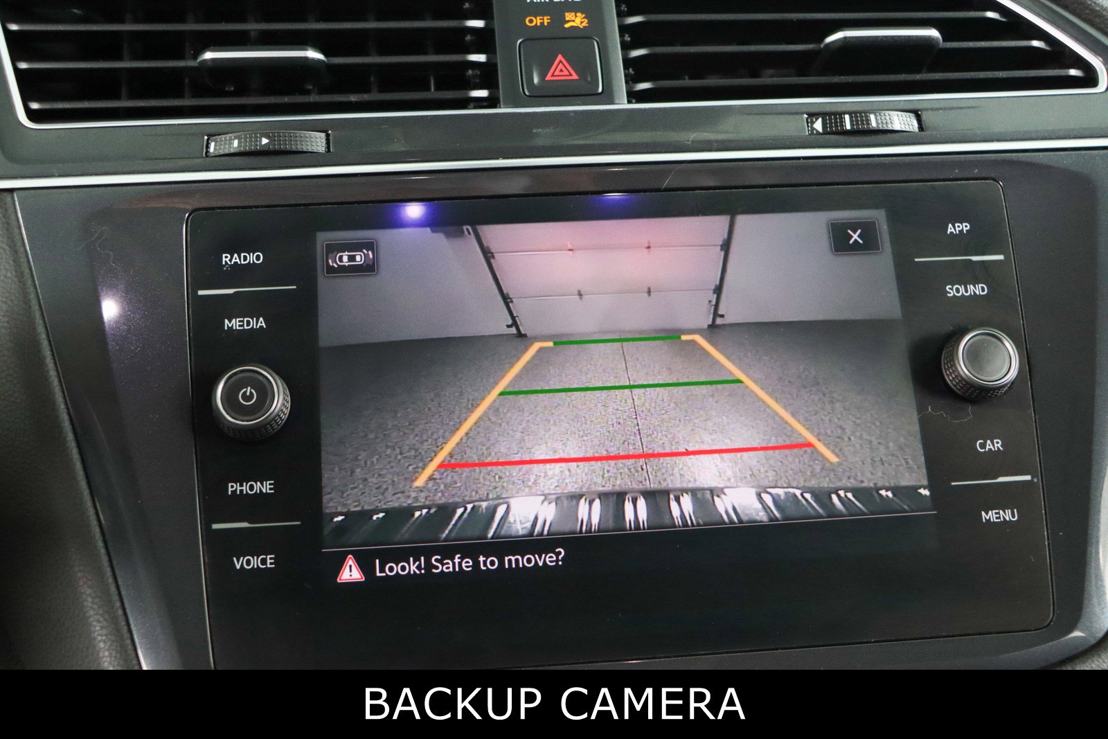 Used 2022 Volkswagen Tiguan SE w/ Panoramic Sunroof Package AWD/4WD image 18