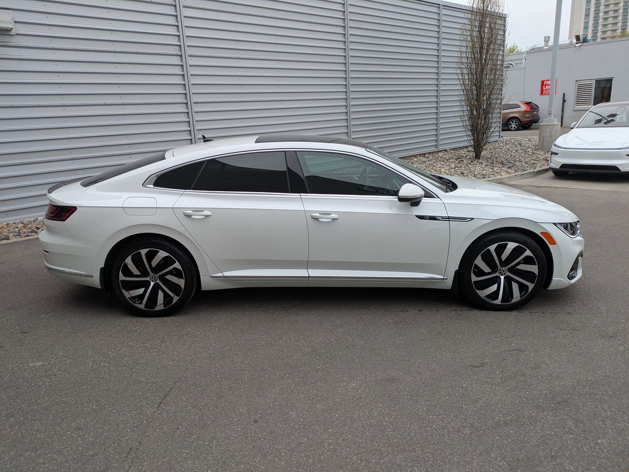 Used 2021 Volkswagen Arteon SEL image 2