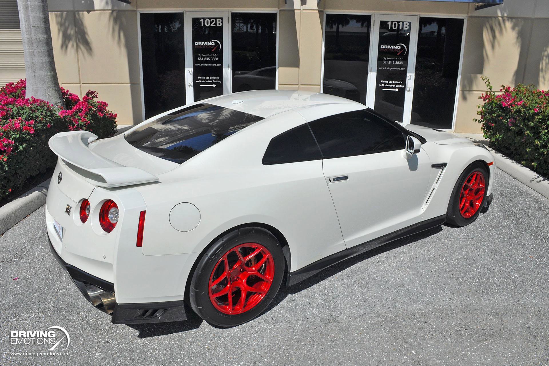 Used 2019 Nissan GT-R Premium image 21