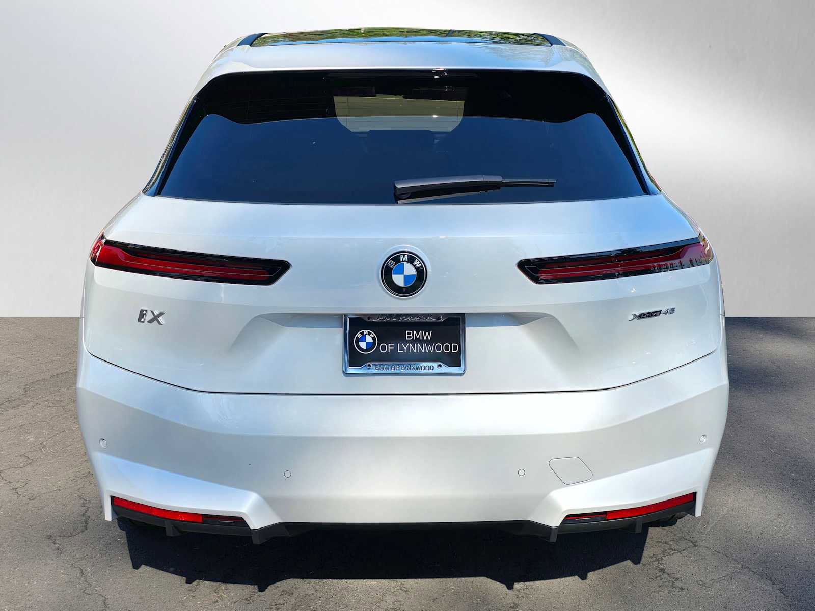 New 2026 BMW iX xDrive45 image 4