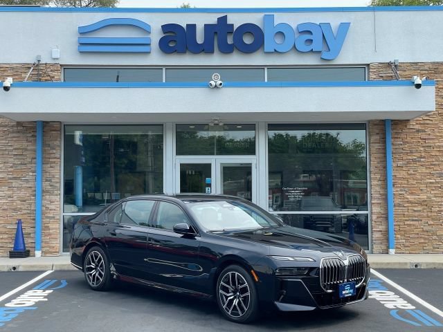 Used 2025 BMW 740i xDrive AWD/4WD image 8