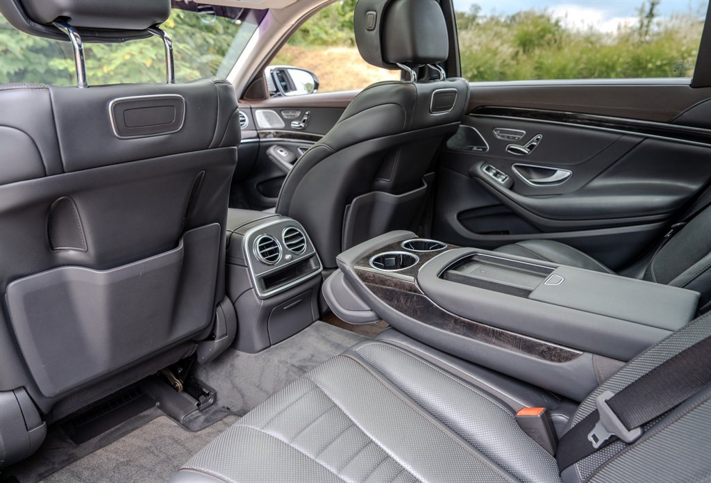 Used 2019 Mercedes-Benz S 560 Sedan w/ AMG Line Exterior image 31