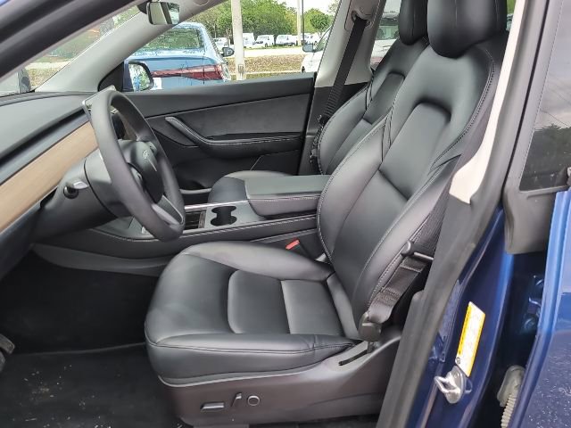 Used 2022 Tesla Model Y Long Range image 9