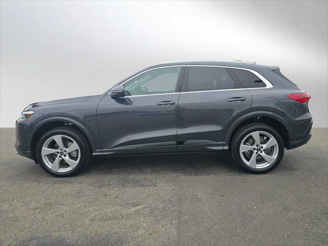 Used 2025 Audi Q5 Premium Plus w/ Premium Plus AWD/4WD image 6