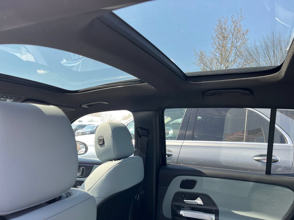 New 2026 Mercedes-Benz GLB 250 4MATIC image 10