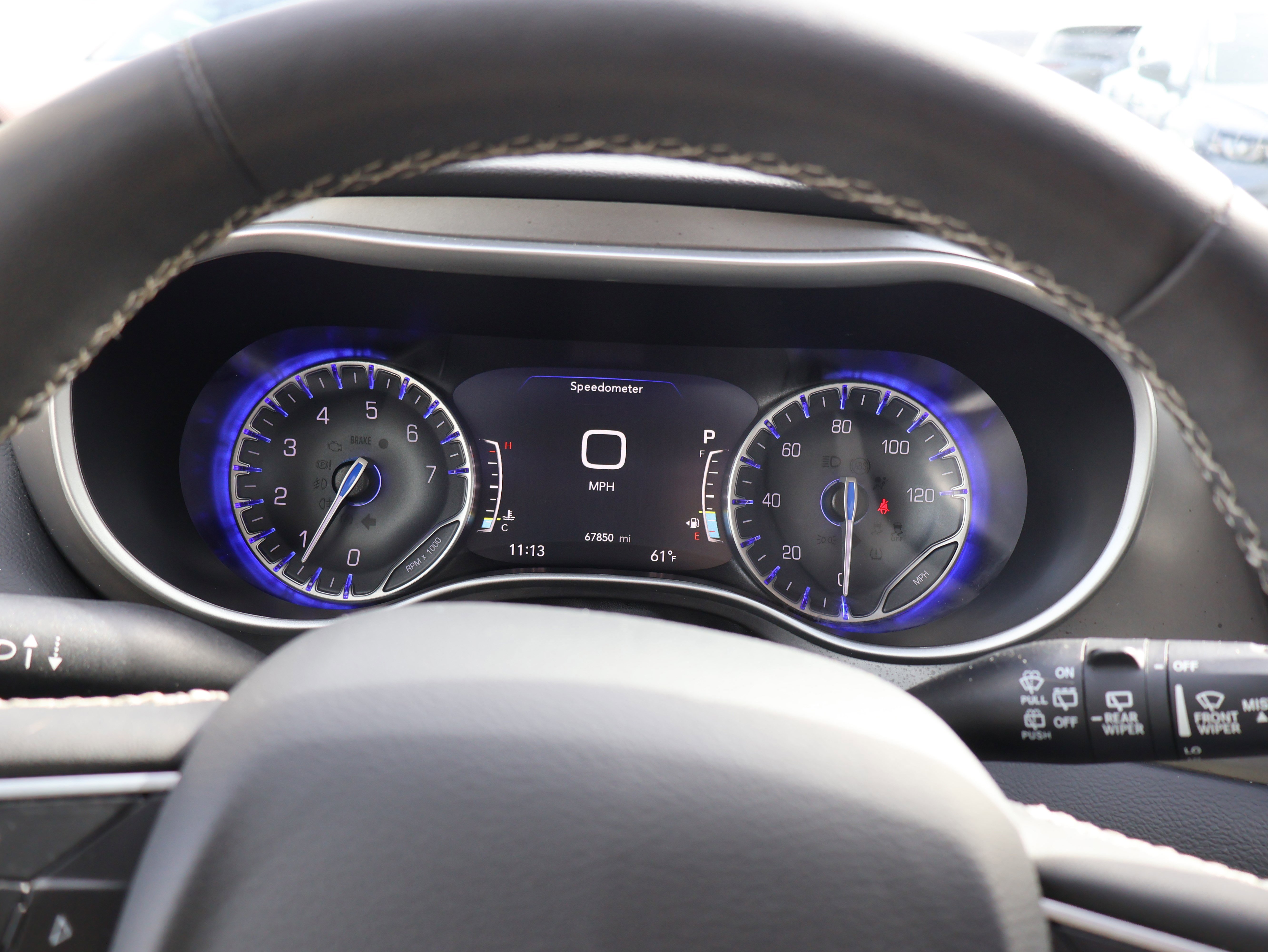 Used 2023 Chrysler Pacifica Touring-L image 28