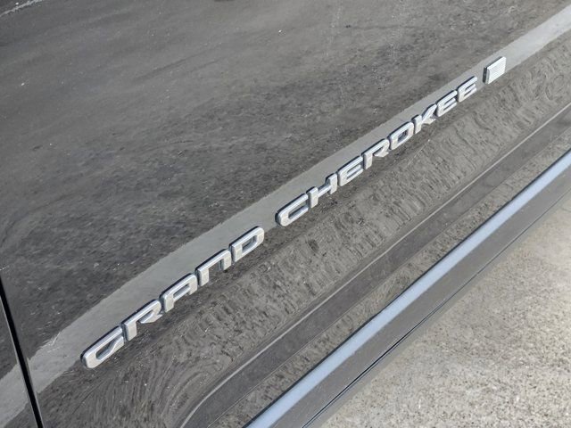 Used 2022 Jeep Grand Cherokee L Limited image 10