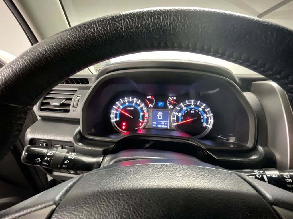 Used 2018 Toyota 4Runner SR5 Premium image 11