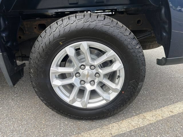 Used 2023 Chevrolet Silverado 1500 LT AWD/4WD image 34
