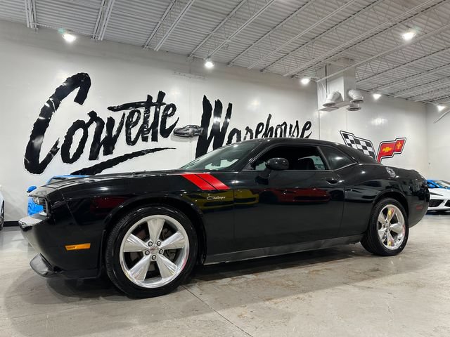 Used 2014 Dodge Challenger R/T RWD image 2