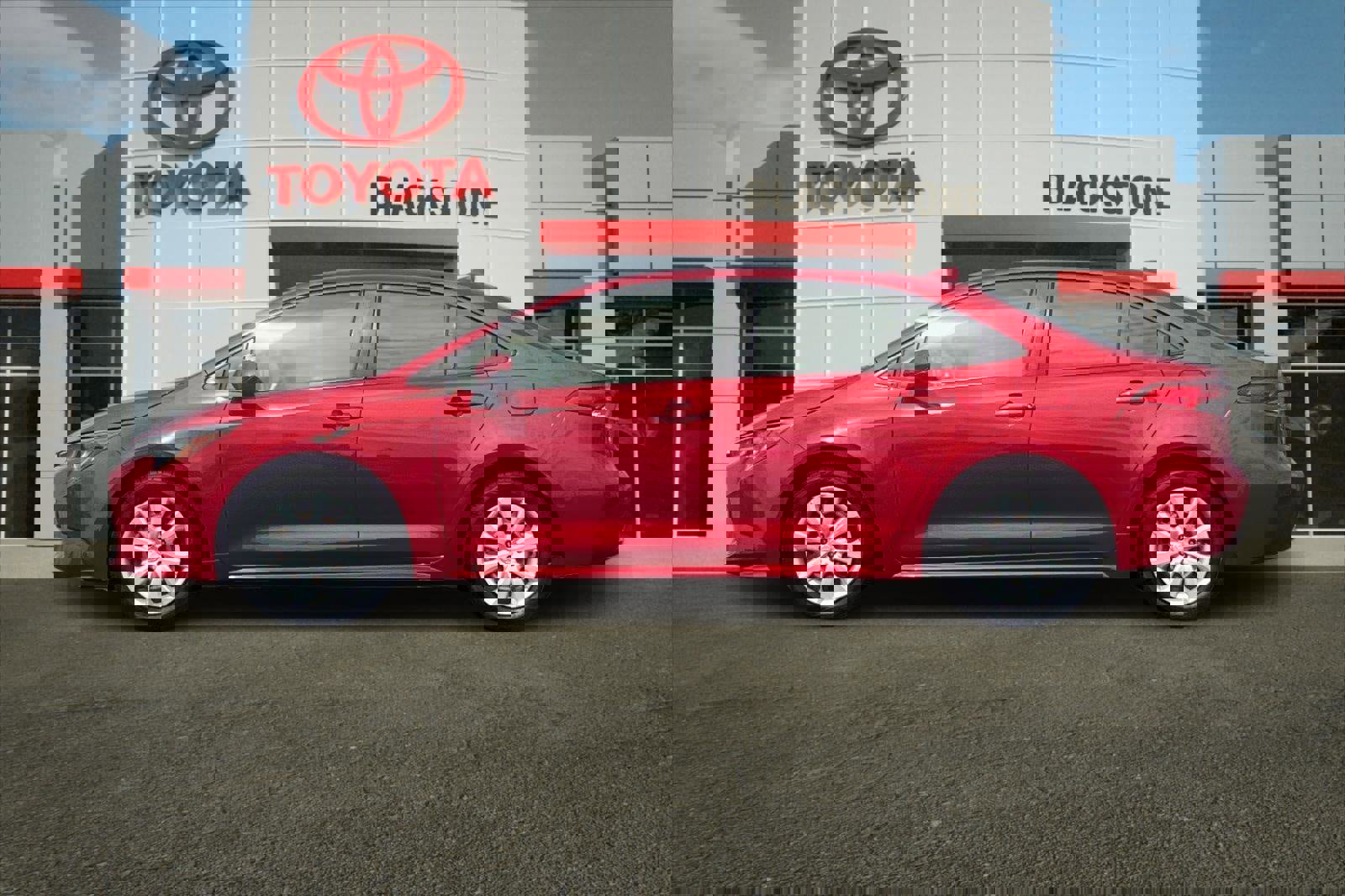 Used 2021 Toyota Corolla LE image 6